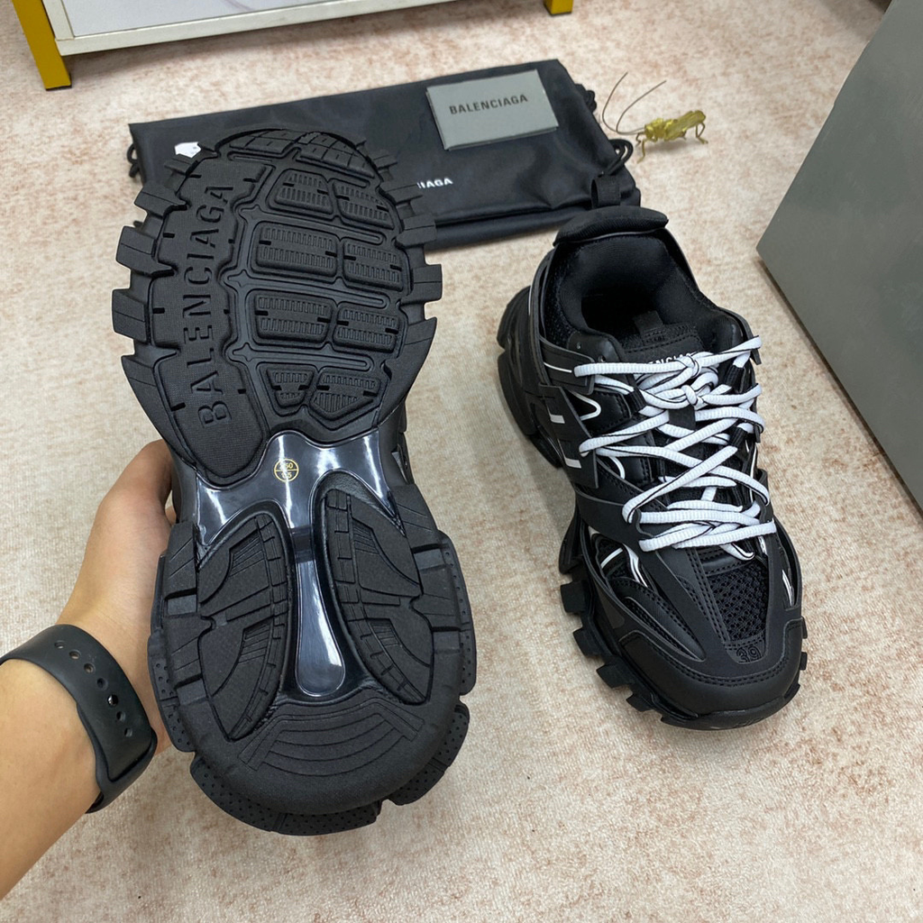 Balenciaga Track Nere Con Lacci Bianchi
