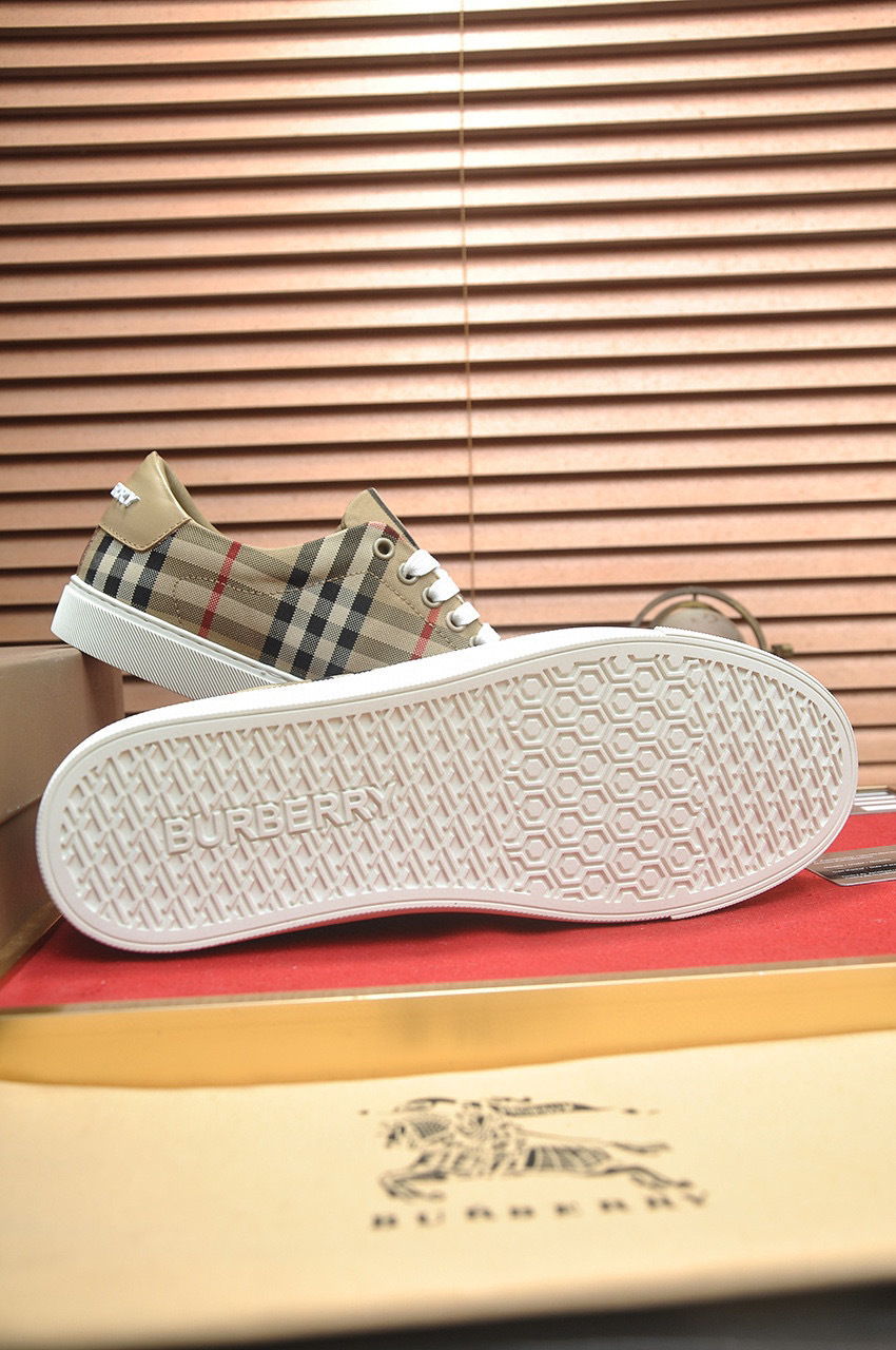 Burberry Vintage Check