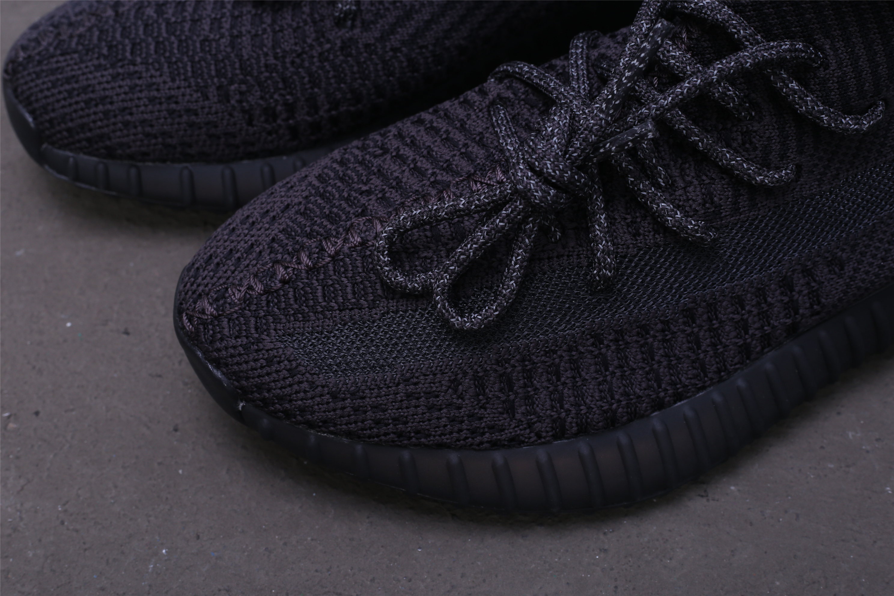 Adidas Yeezy Boost 350 V2 Black